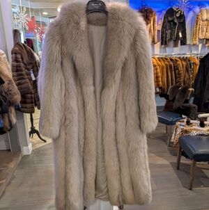 Luxurious Fox Fur Coat in Gray
